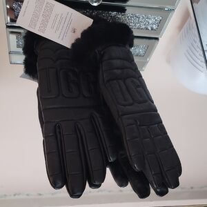 UGG Black Quilted Leather Gloves. Size S